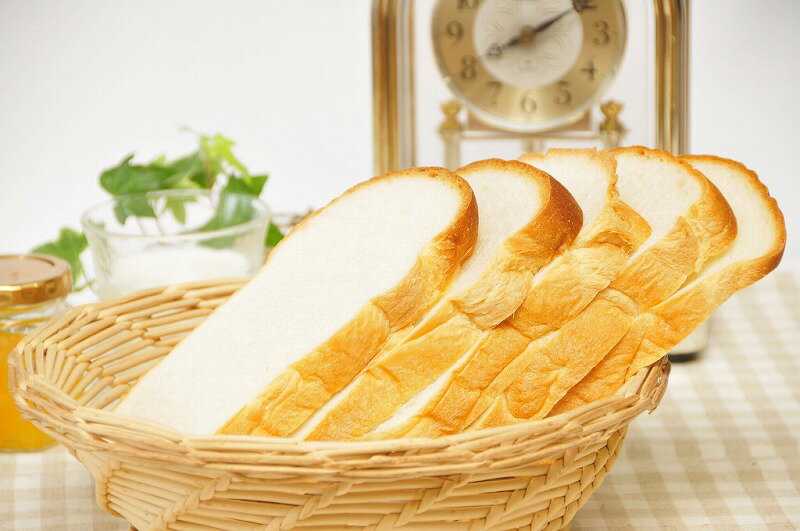 Хлеб во сне. К чему снится белый хлеб. Видеть во сне хлеб белый. Во сне круглый хлеб. Сонник видеть хлеб