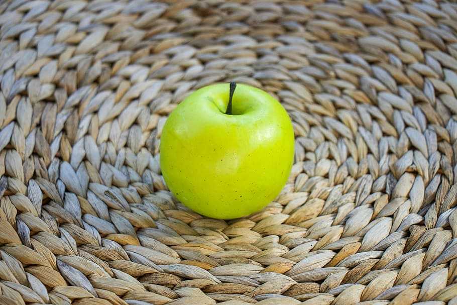 К чему снятся зеленые яблоки - толкование в зависимости