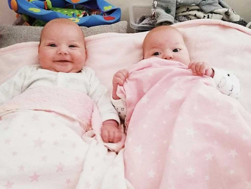 К чему снится родившиеся. Приснилось что родила тройняшек. Приснились близняшки. Сон двойняшки девочки.