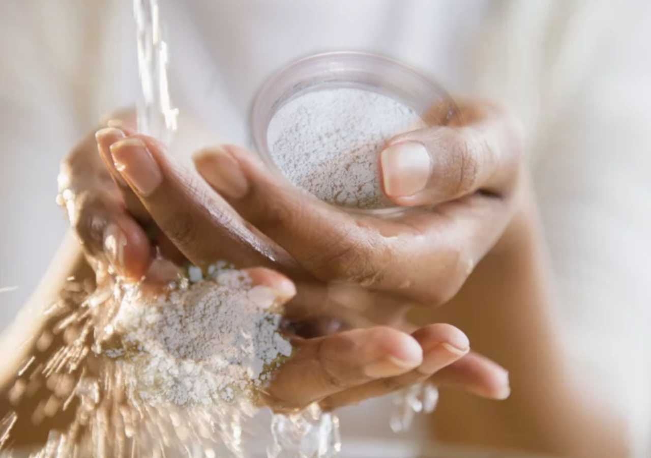 К чему снится мыть руки во сне: толкование по 30 сонникам